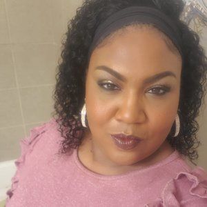 Meet your Posher, Wendi